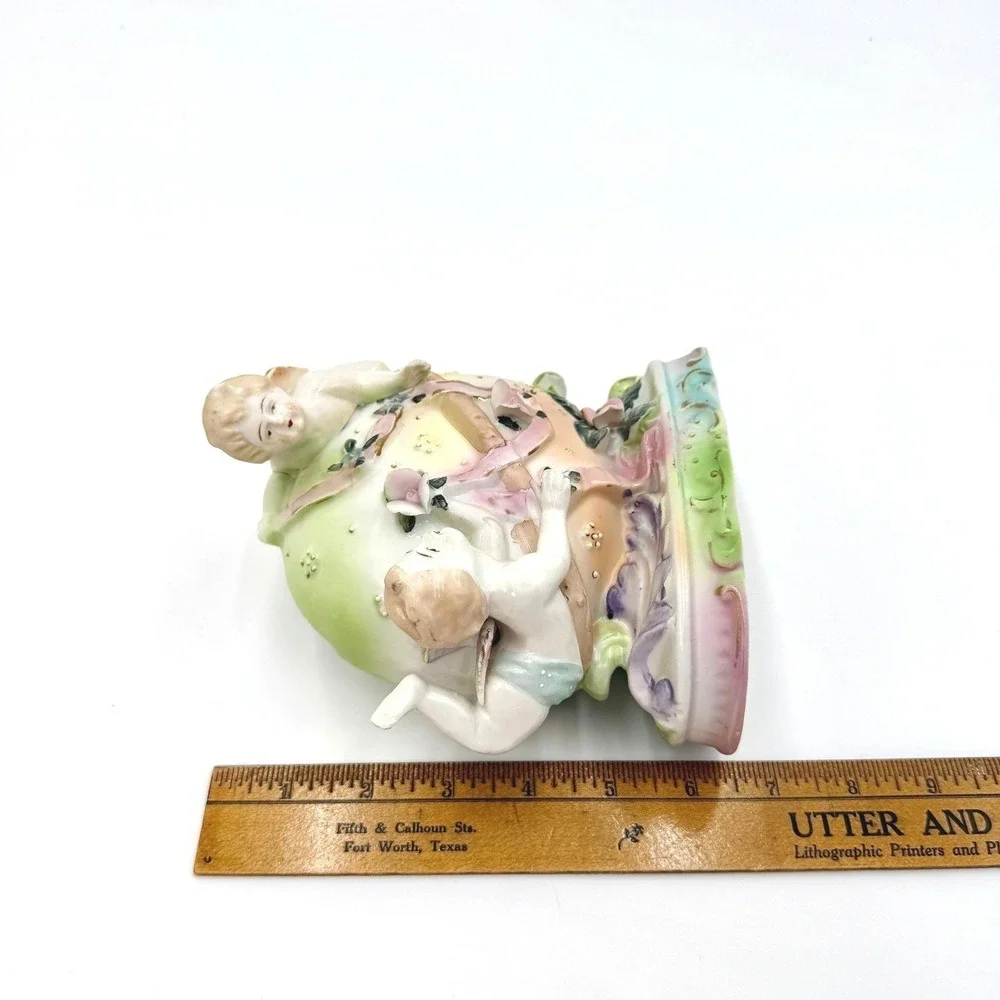 Antique Victorian Porcelain‎ Cherub Putti Figurine Applied Flowers 1800s